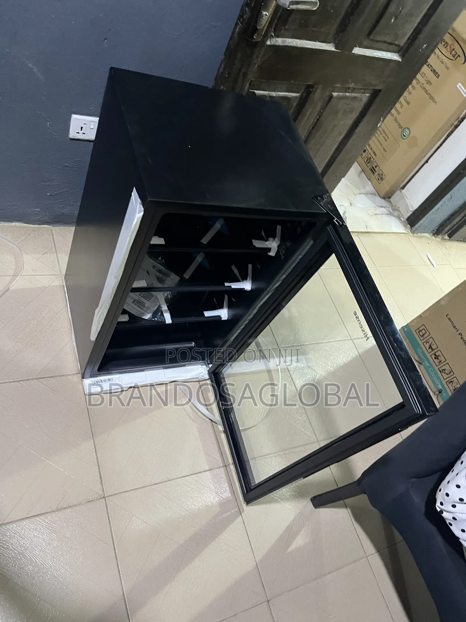 Hisense 91L Modern Beverage Chiller JC-94