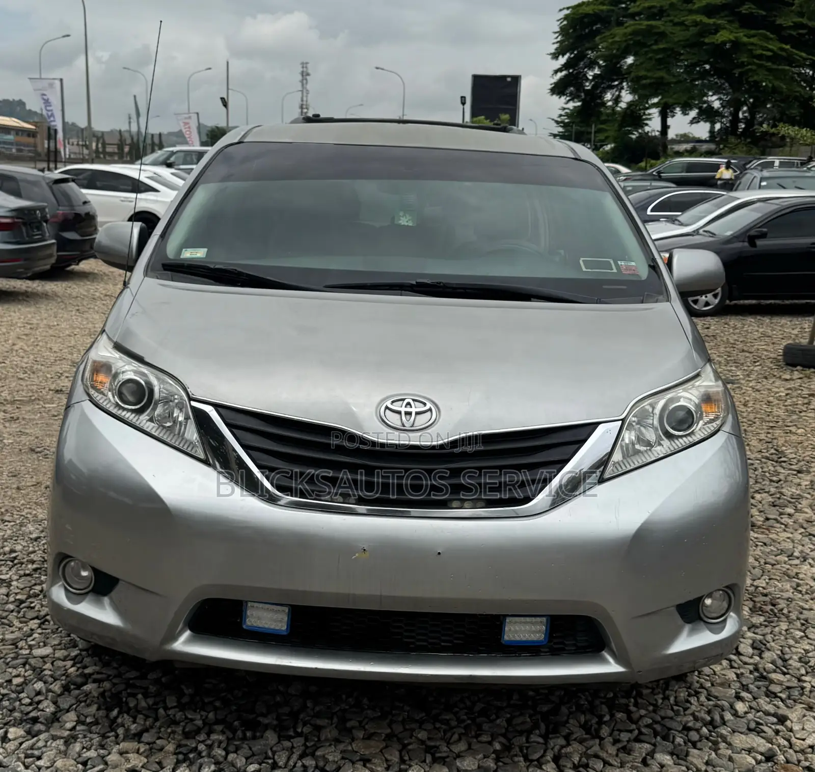 Toyota Sienna LE 7 Passenger Mobility 2012 Gray