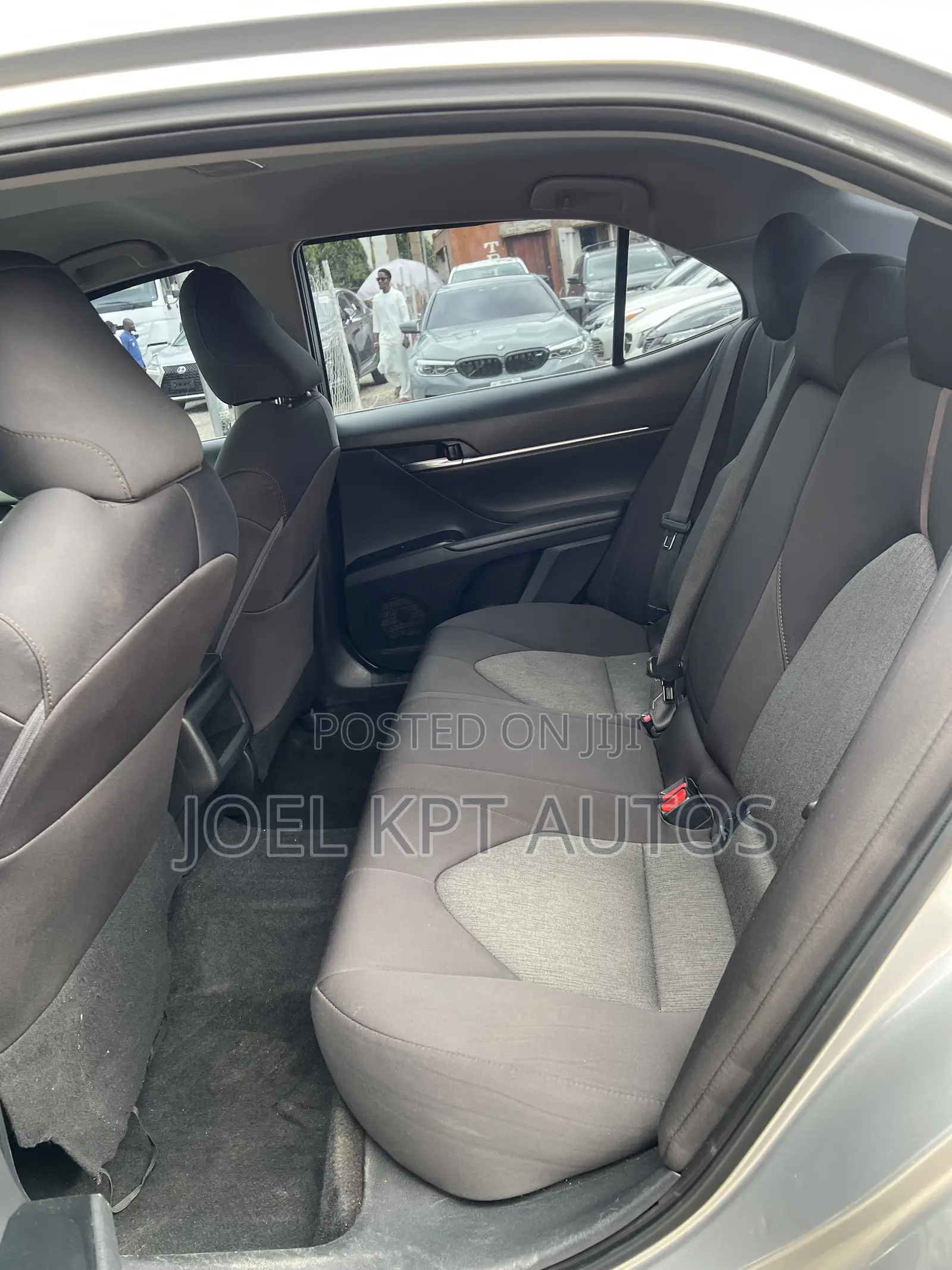 Toyota Camry 2018 Silver