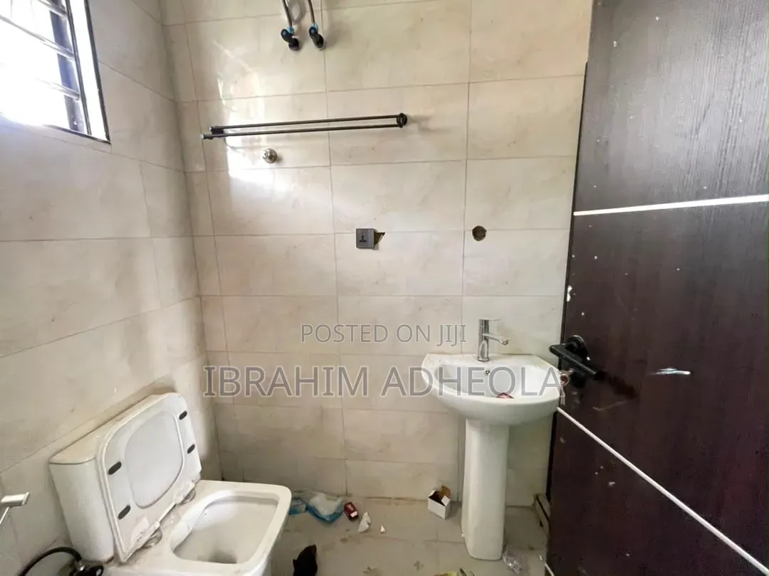 5bdrm Duplex in Millennium, Millenuim/UPS for rent