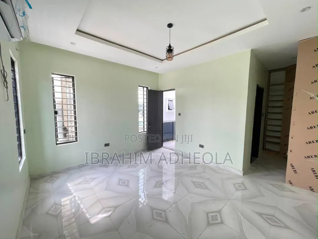 5bdrm Duplex in Millennium, Millenuim/UPS for rent