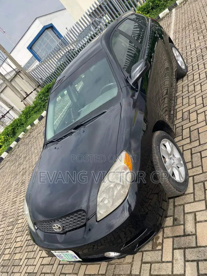 Toyota Matrix XR Hatchback AWD (1.8L 4cyl 4A) 2004 Black