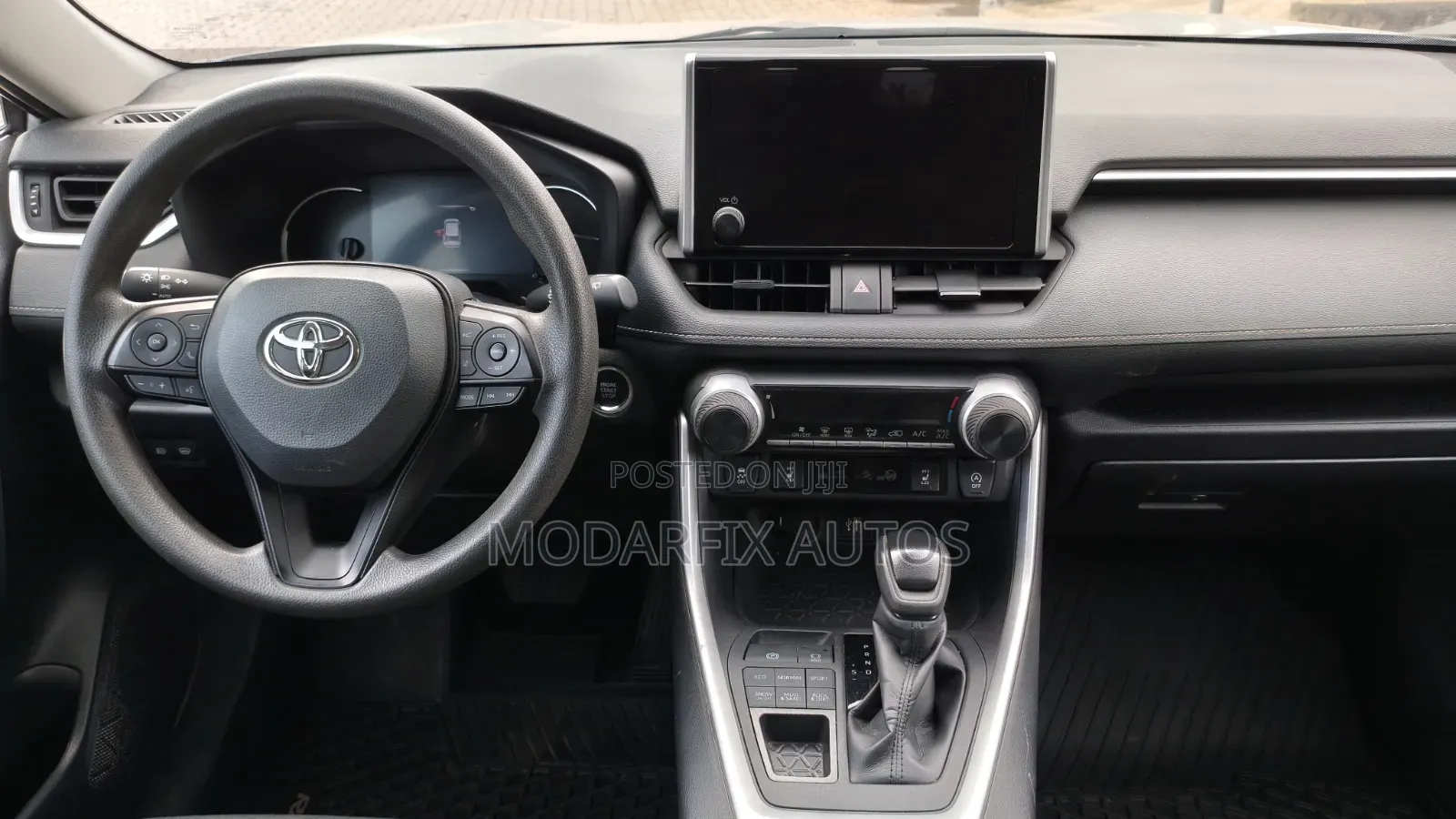 Toyota RAV4 XLE AWD 2024 Silver