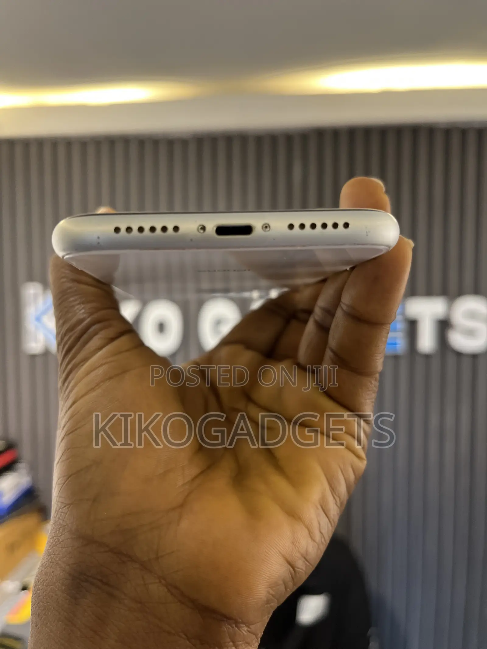 Apple iPhone XR 128 GB White