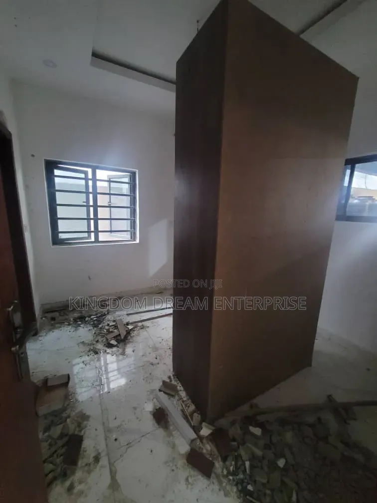 1bdrm Apartment in Lekki Phase 1 Lagos for rent