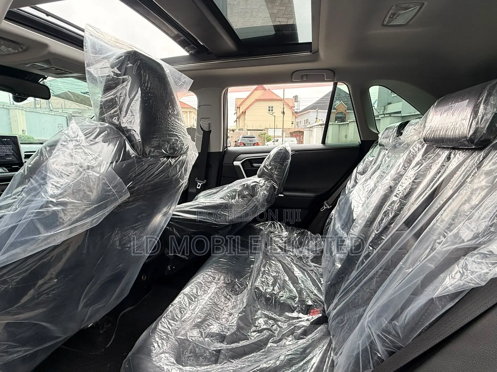 Toyota RAV4 XLE Premium 2021 Matt Black
