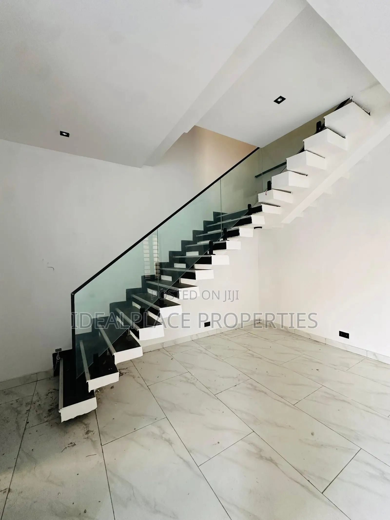 4bdrm Duplex in Sangotedo for sale