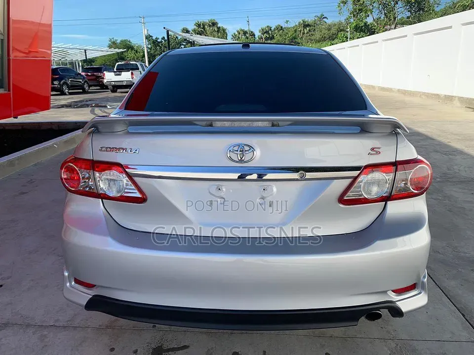 Toyota Corolla S Special Edition 4dr Sedan (1.8L 4cyl 4A) 2013 Silver