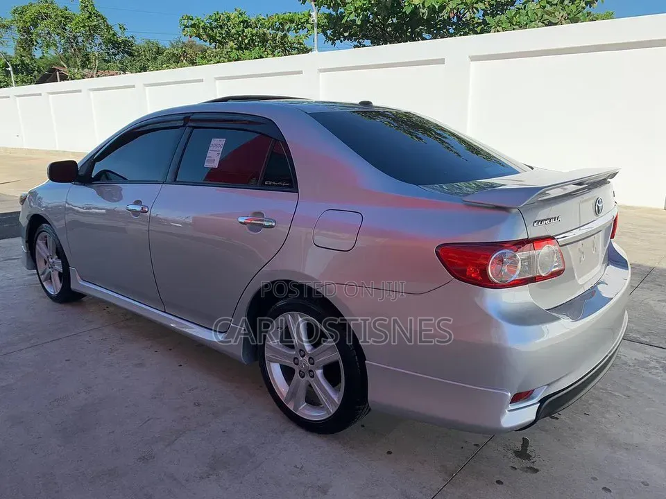 Toyota Corolla S Special Edition 4dr Sedan (1.8L 4cyl 4A) 2013 Silver