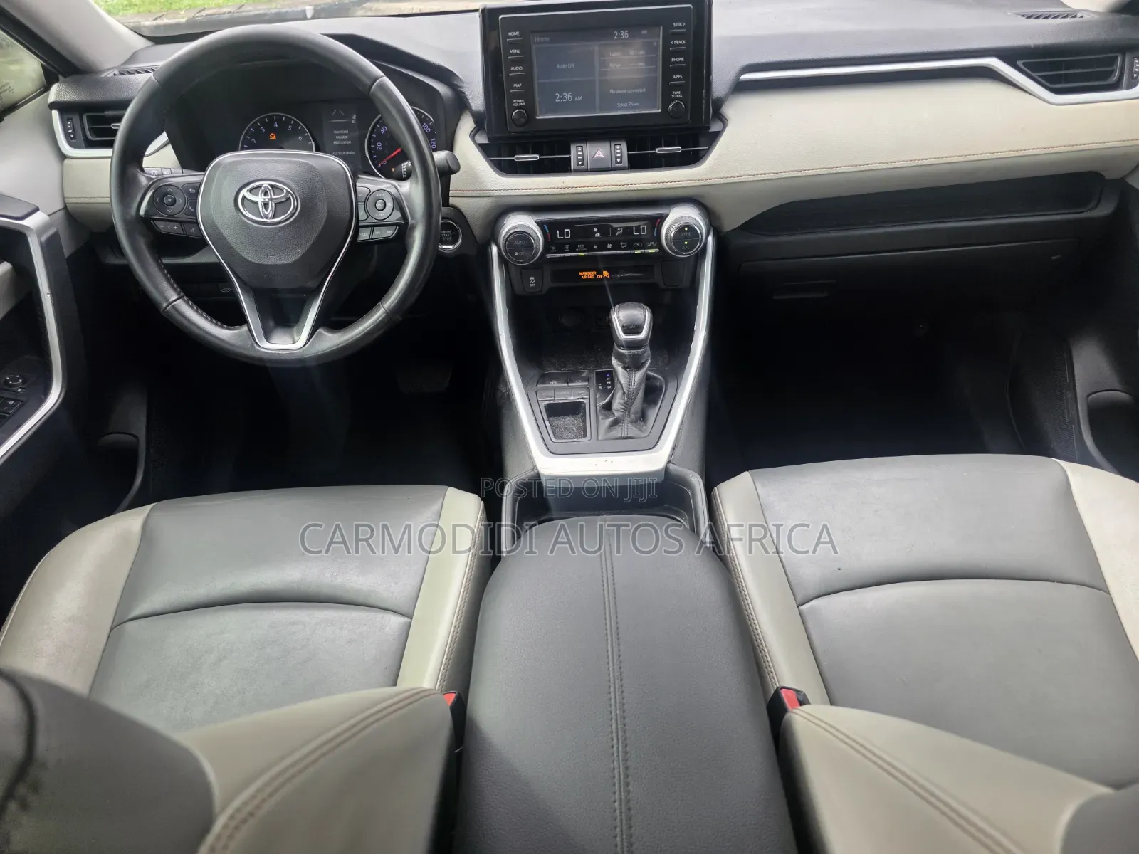 Toyota RAV4 XLE AWD 2019 Silver