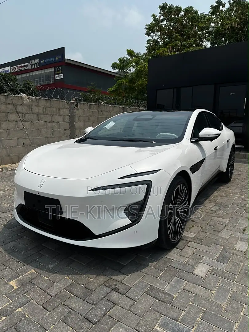 New Avatr 12 2025 White