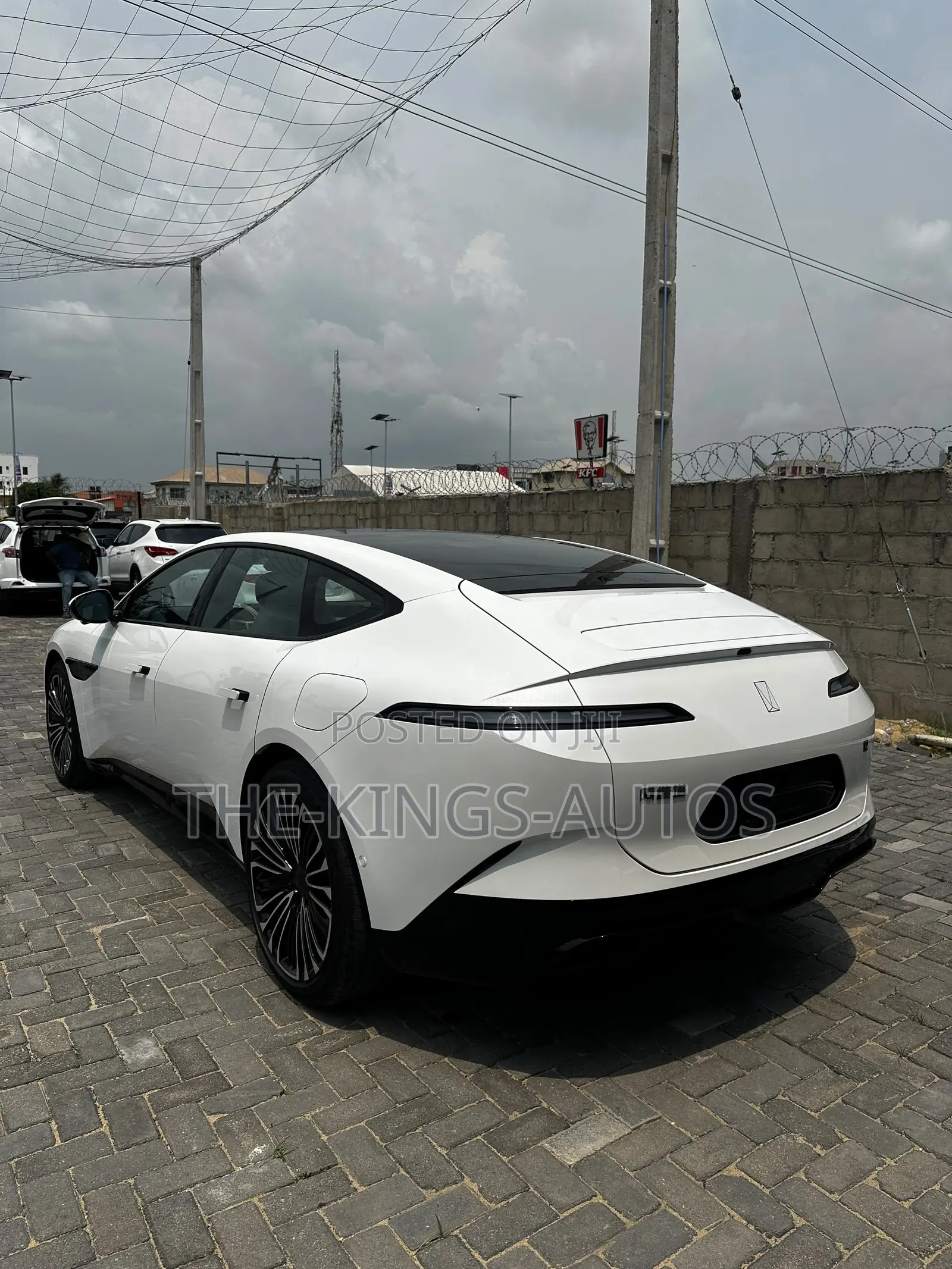 New Avatr 12 2025 White