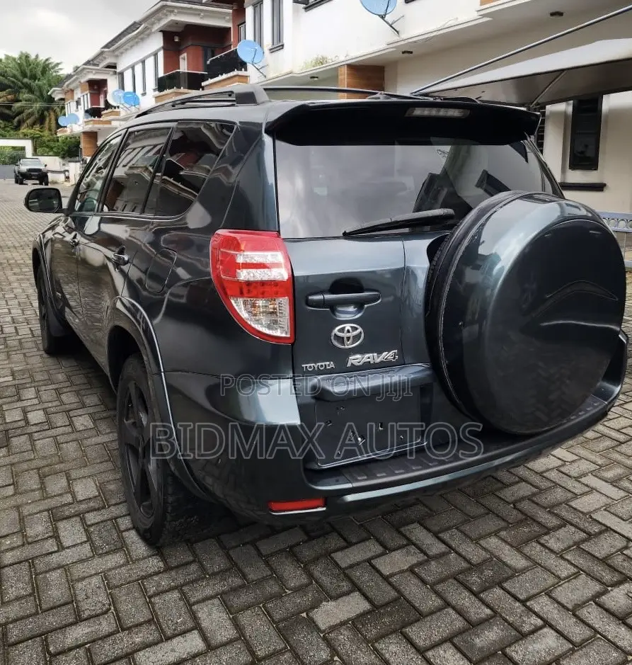 Toyota RAV4 2.5 4x4 2010 Gray