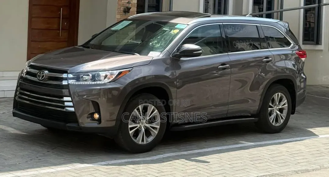 Toyota Highlander XLE 4dr SUV (3.5L 6cyl 6A) 2014 Gray