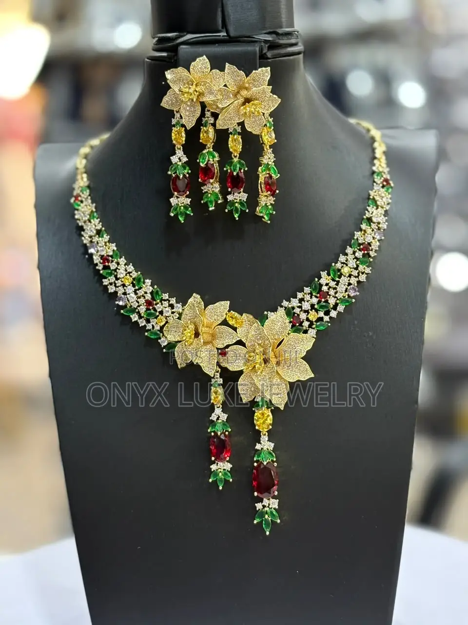 Luxury Floral Necklace Set