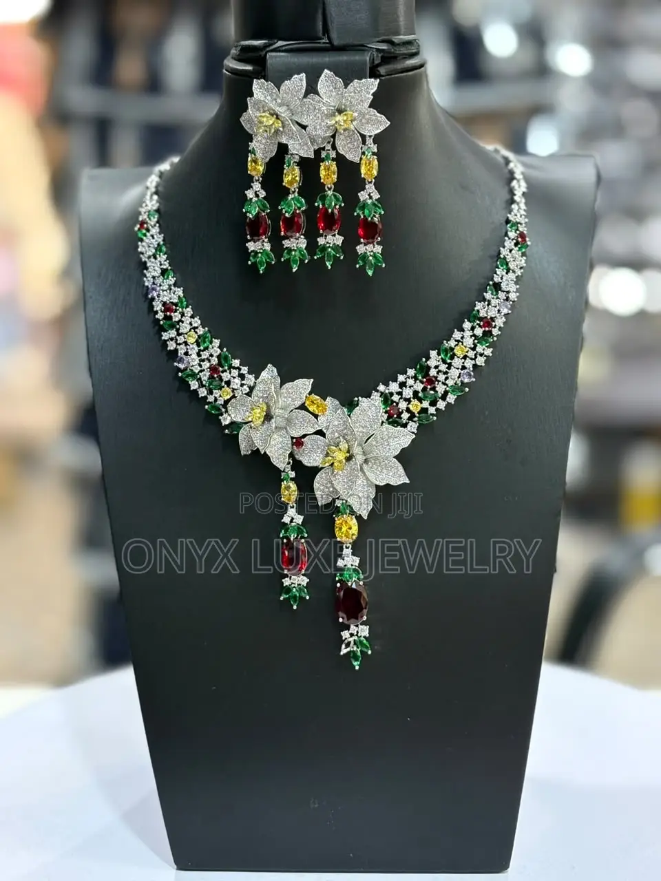 Luxury Floral Necklace Set
