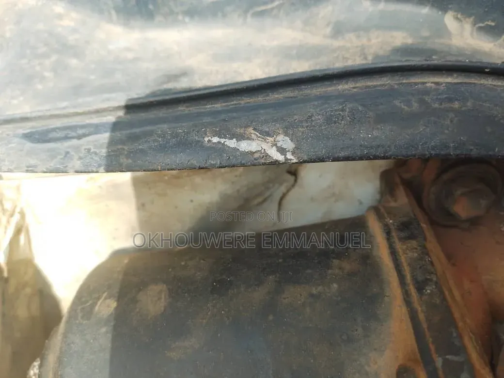 Toyota Corolla 1999 White