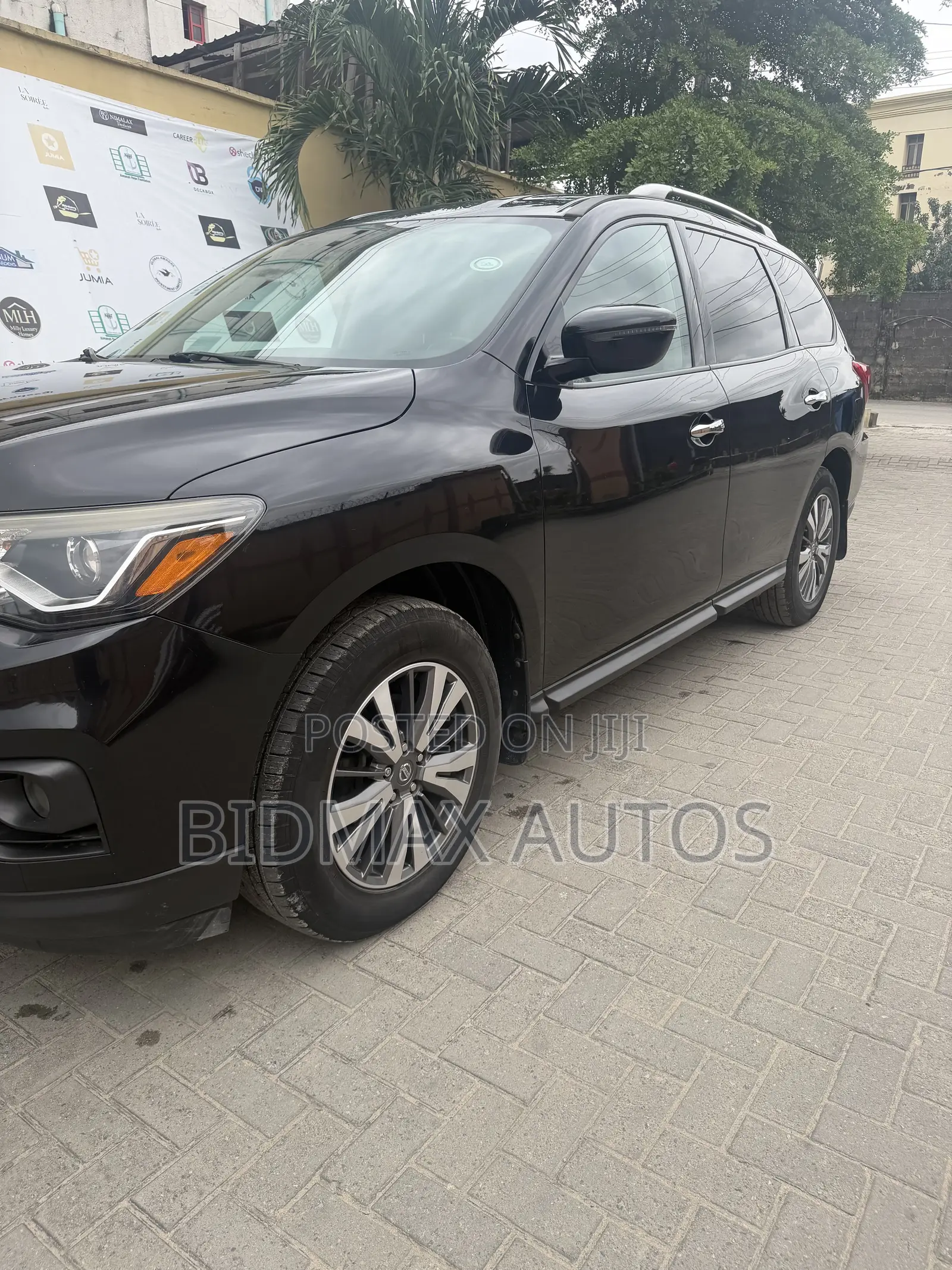 Nissan Pathfinder SV 4dr 4x4 (3.5L 6cyl) 2017 Black