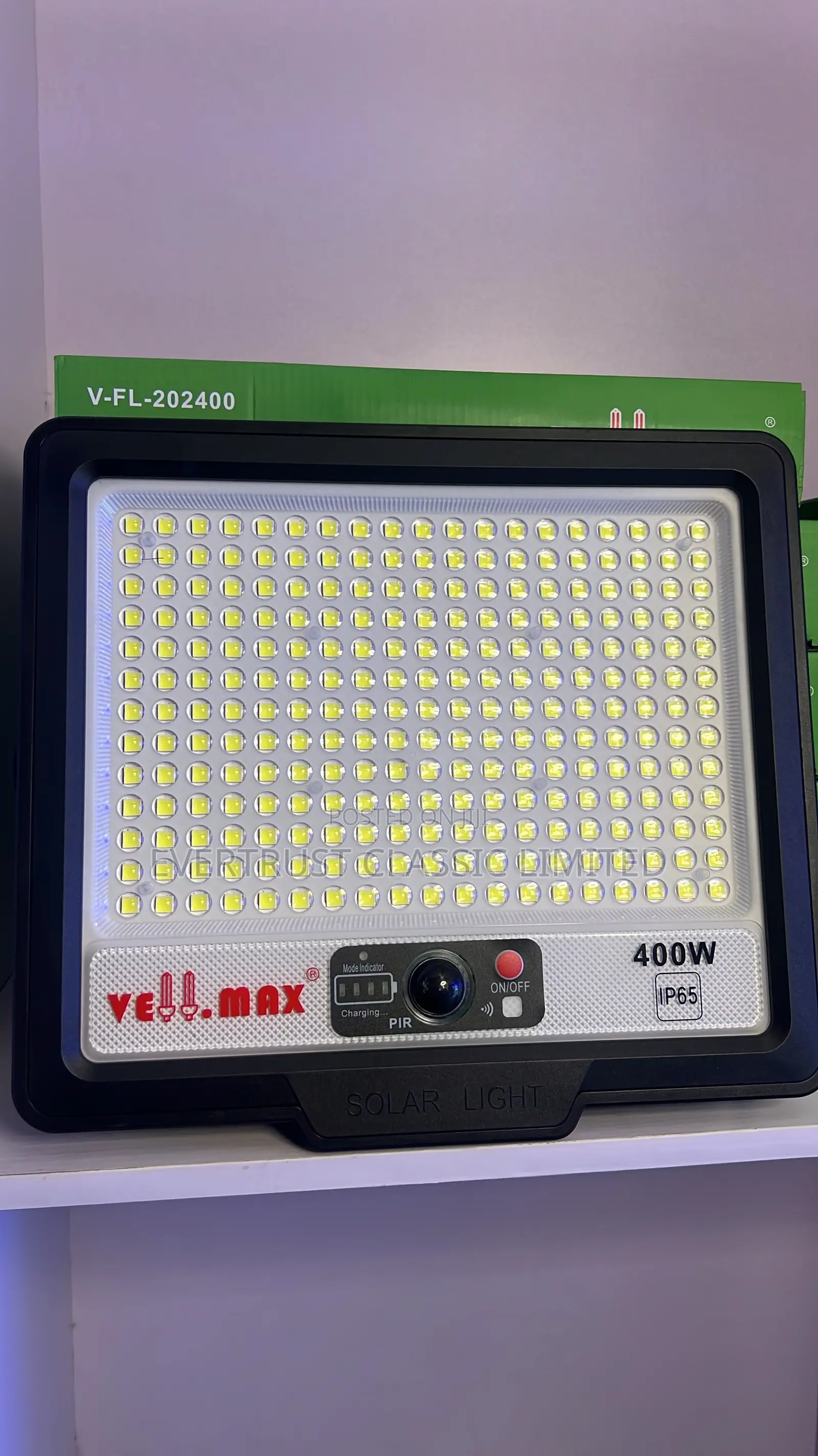 Velmax 400w Solar Floodlight