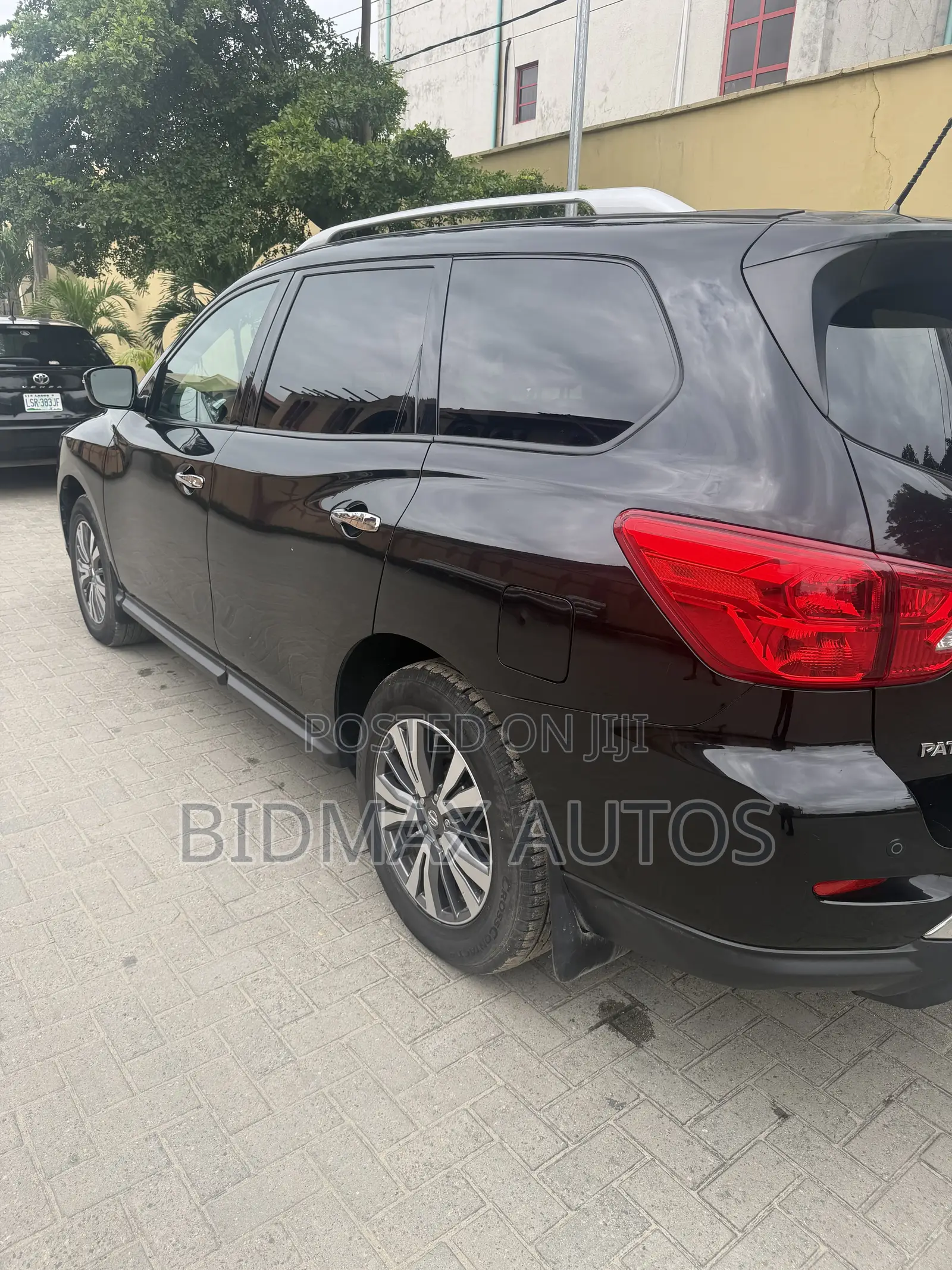 Nissan Pathfinder SV 4dr 4x4 (3.5L 6cyl) 2017 Black