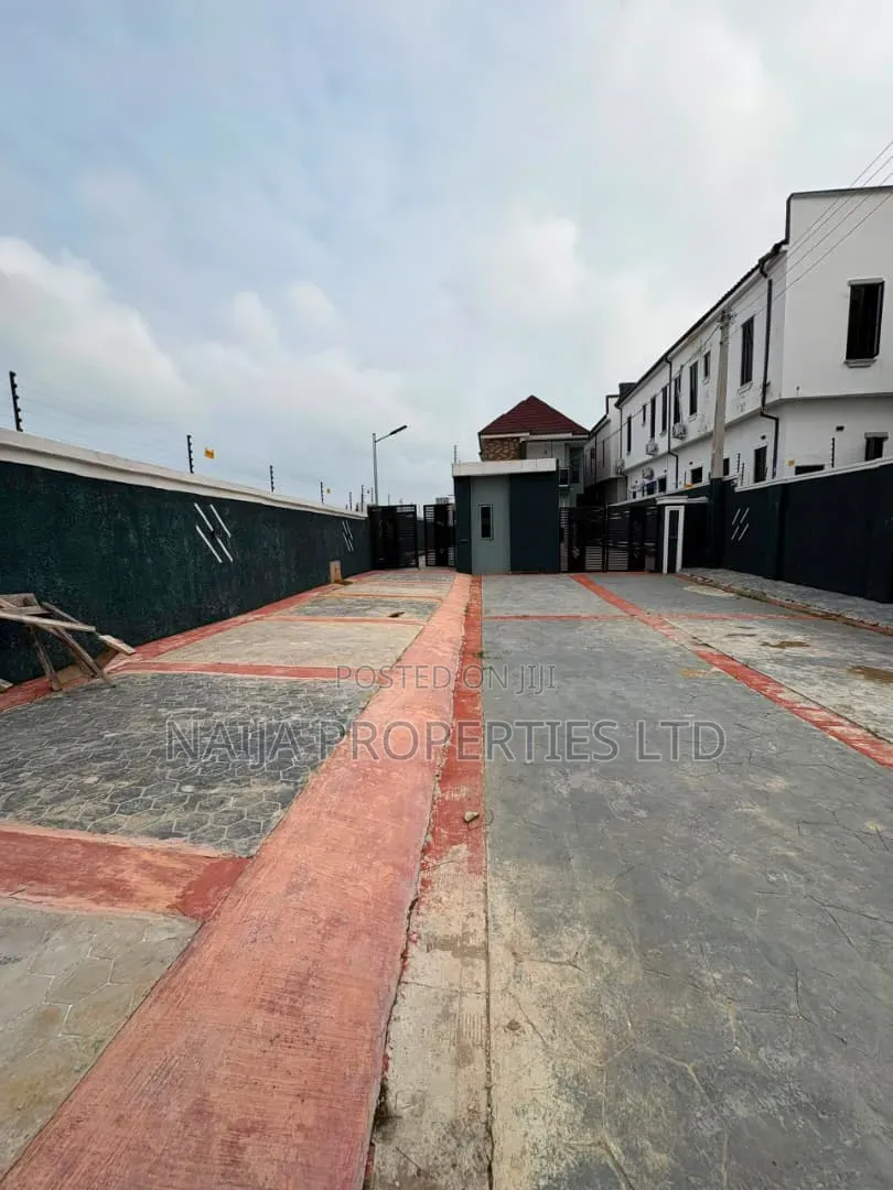 4bdrm Duplex in Orchid, Ikota for rent