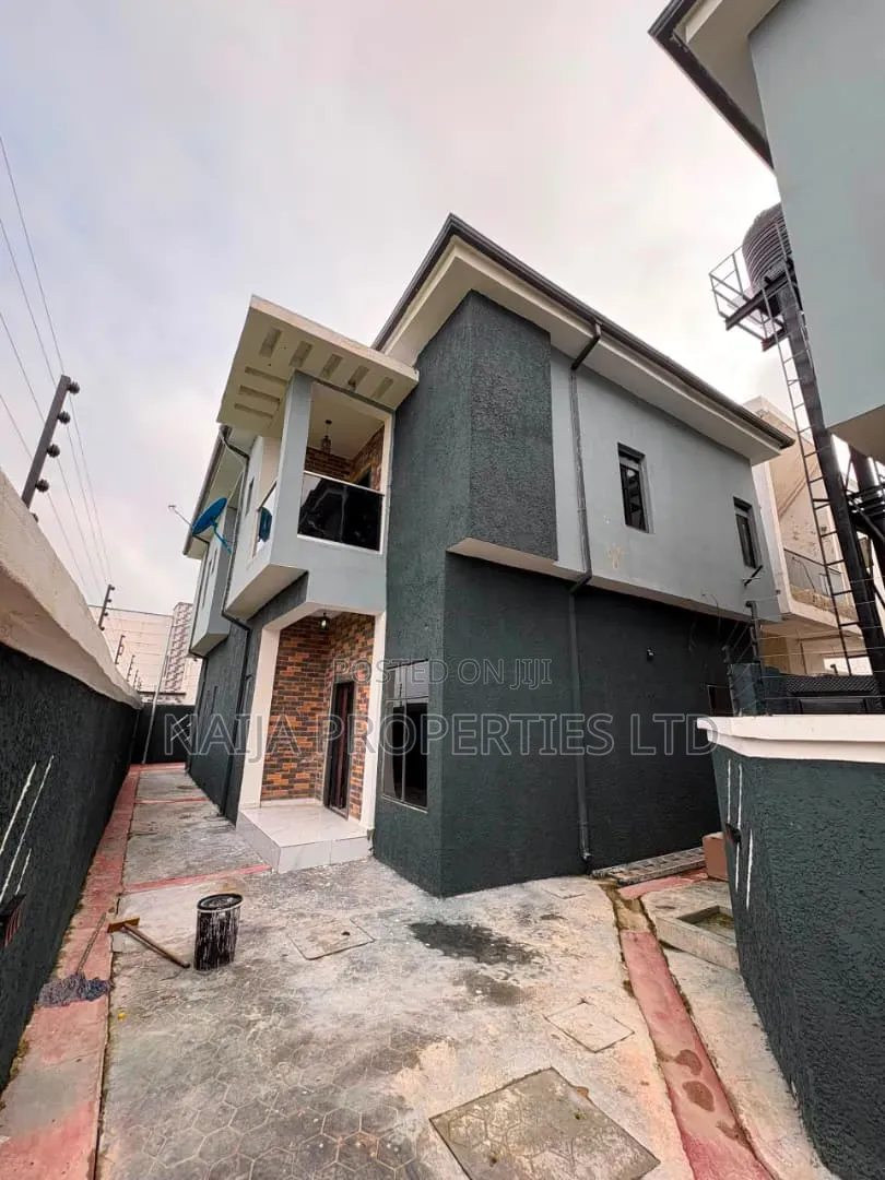 4bdrm Duplex in Orchid, Ikota for rent