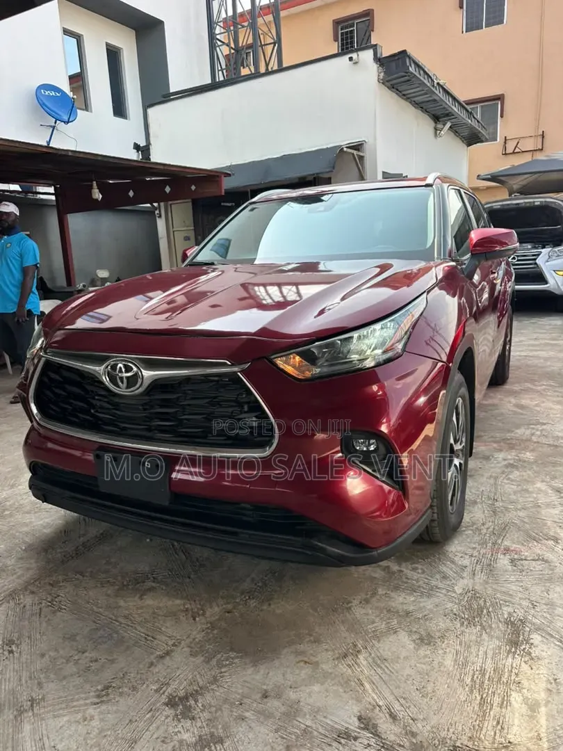 Toyota Highlander 2023 Maroon