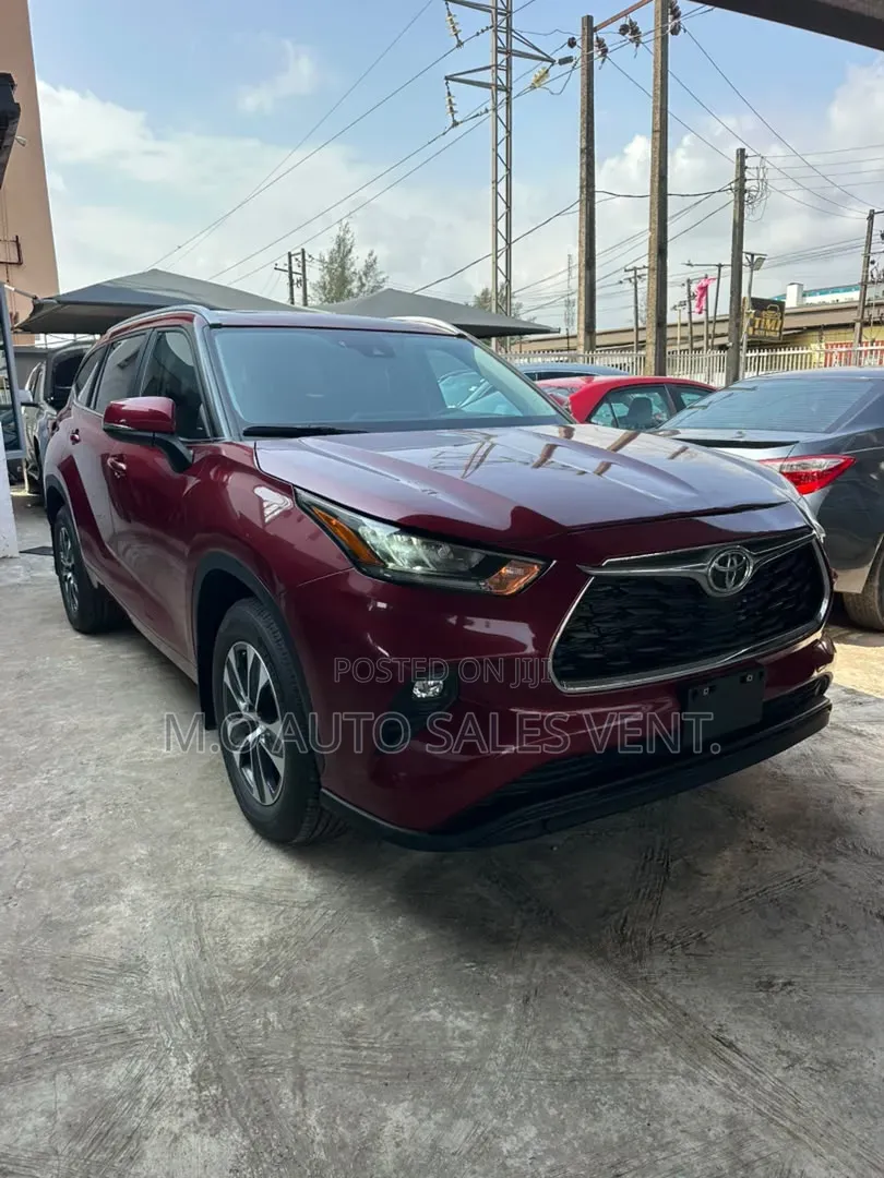 Toyota Highlander 2023 Maroon
