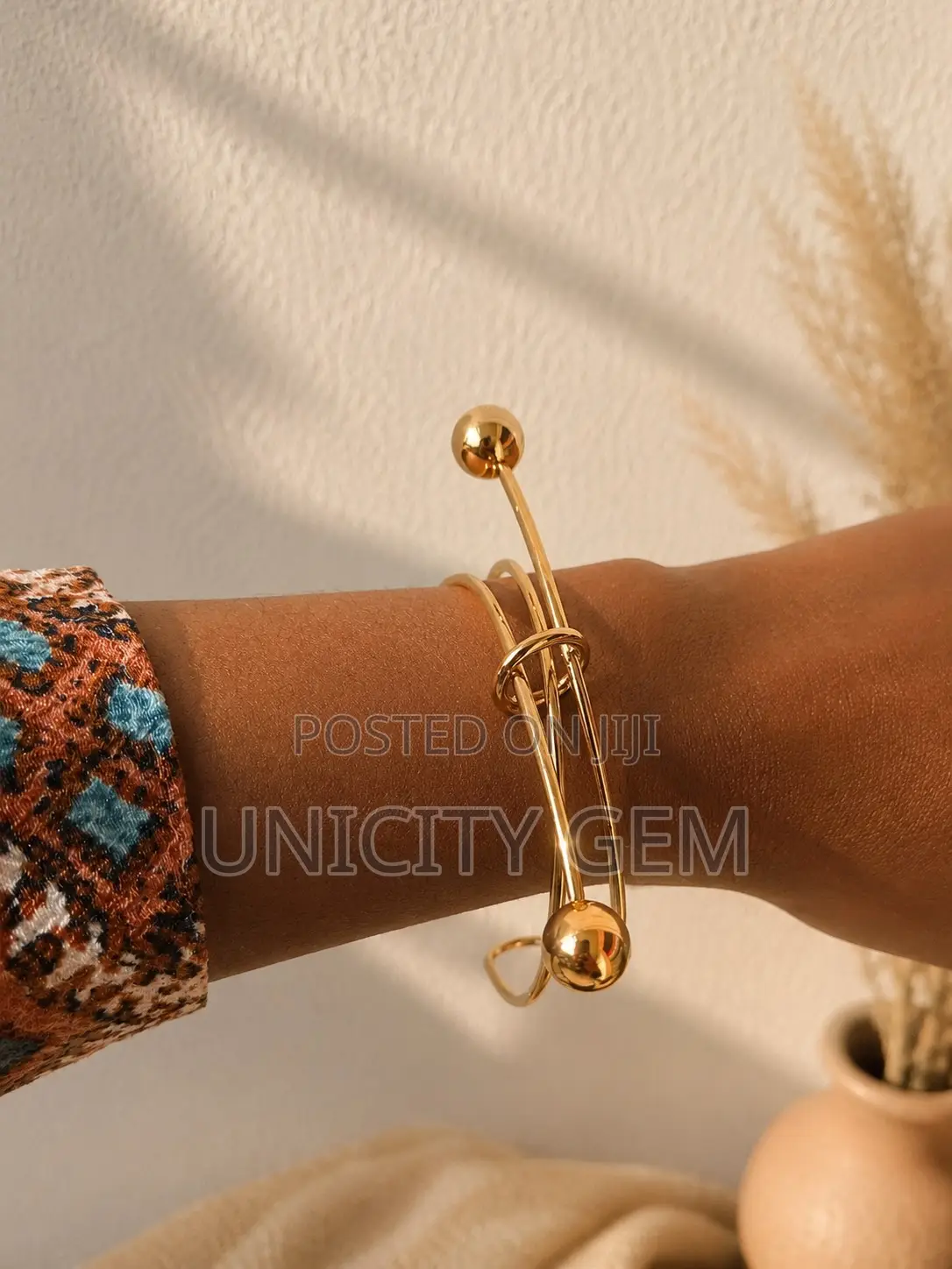 Luxury Bracelets and Bangles for Elegant Ladies