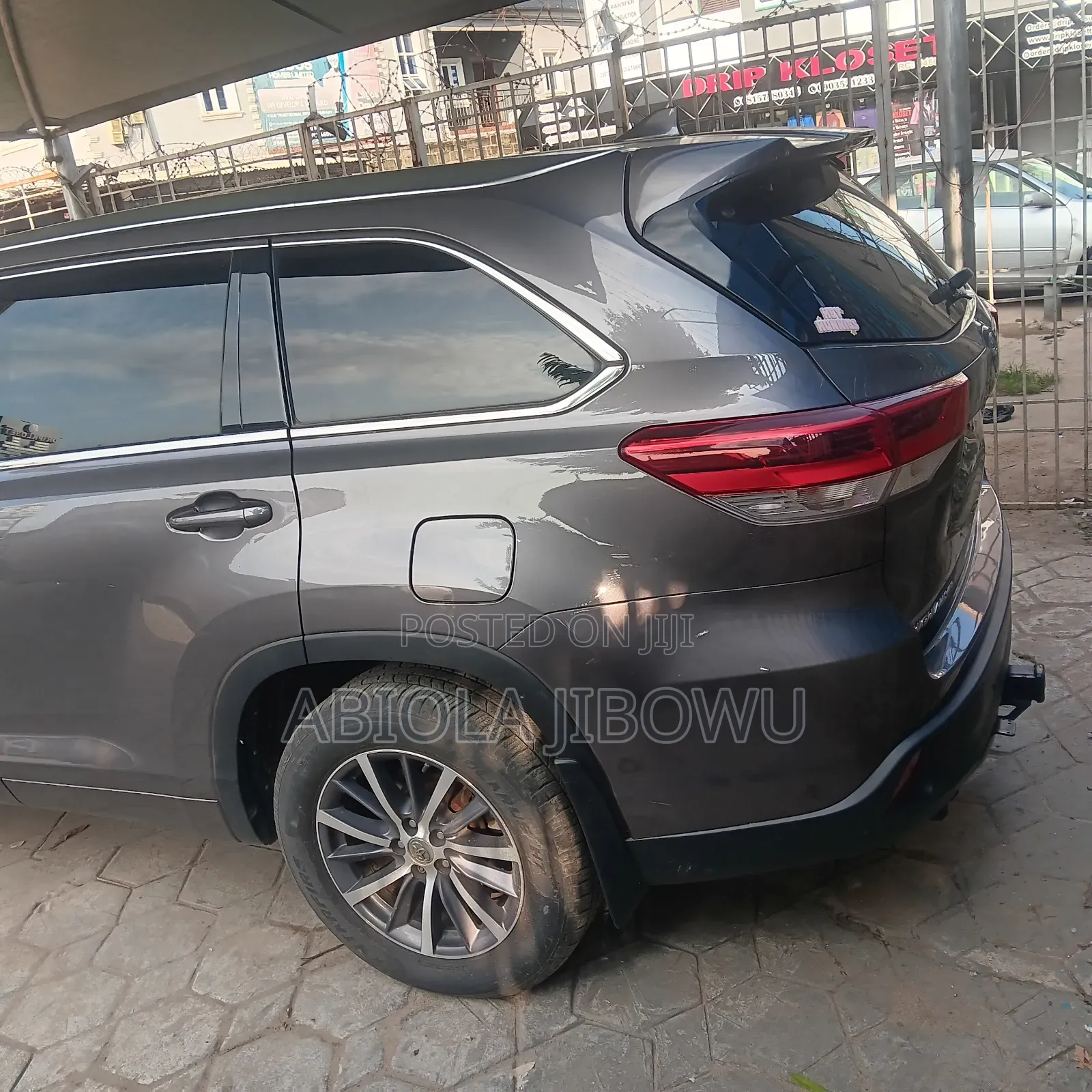 Toyota Highlander XLE 4x4 V6 (3.5L 6cyl 8A) 2018 Gray