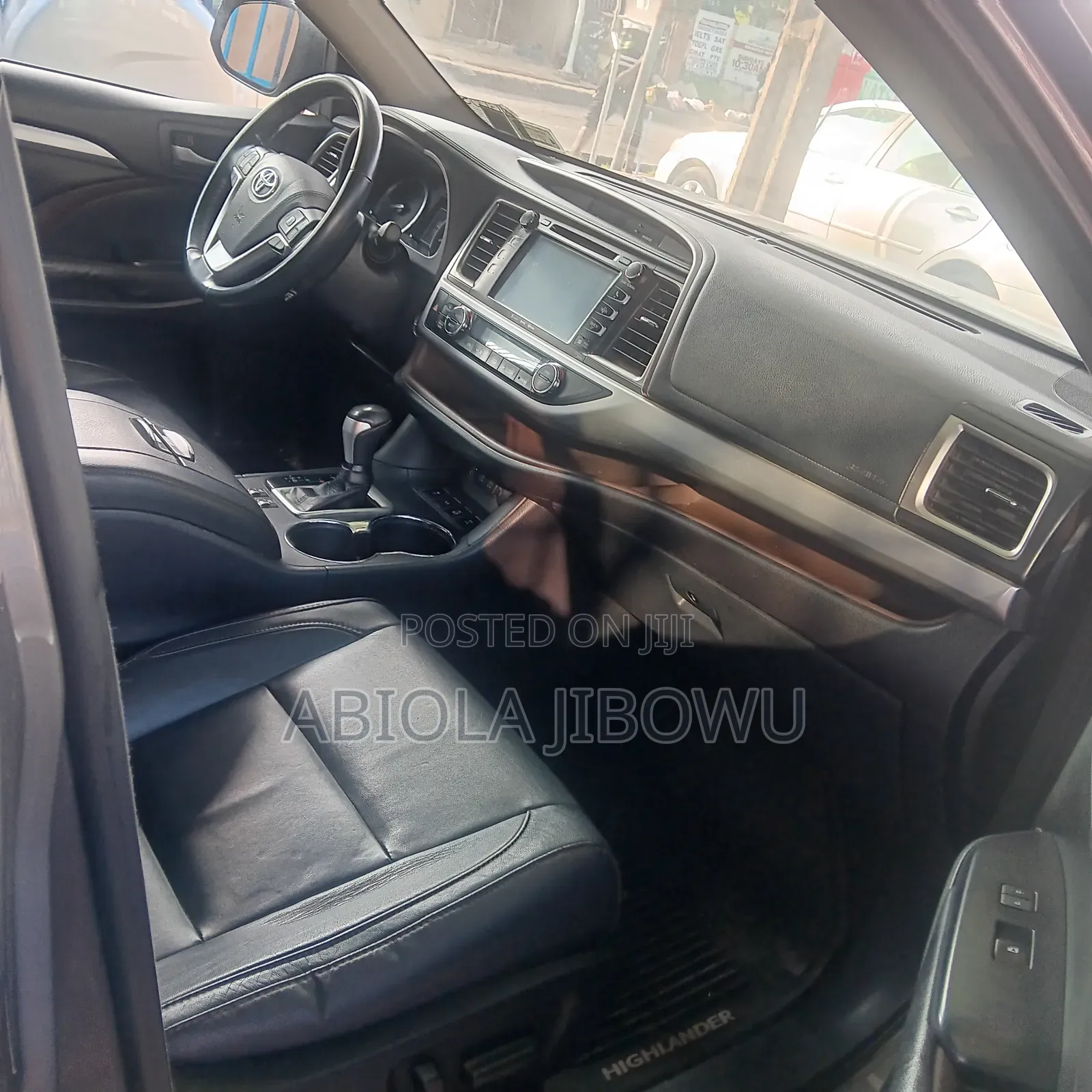 Toyota Highlander XLE 4x4 V6 (3.5L 6cyl 8A) 2018 Gray