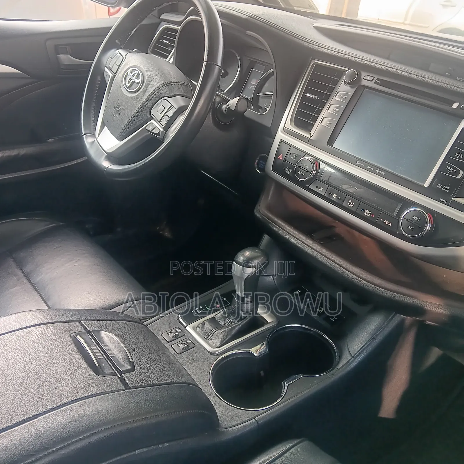 Toyota Highlander XLE 4x4 V6 (3.5L 6cyl 8A) 2018 Gray