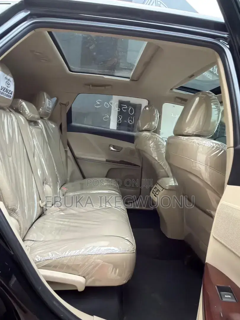 Toyota Venza Limited 2012 Beige
