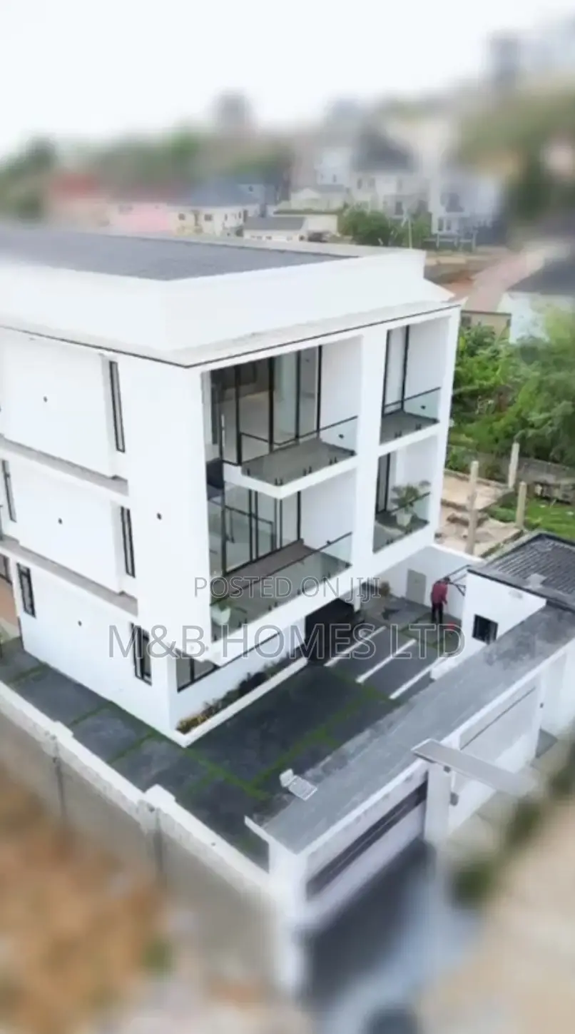Furnished 5bdrm Duplex in Apo Resettlement for sale