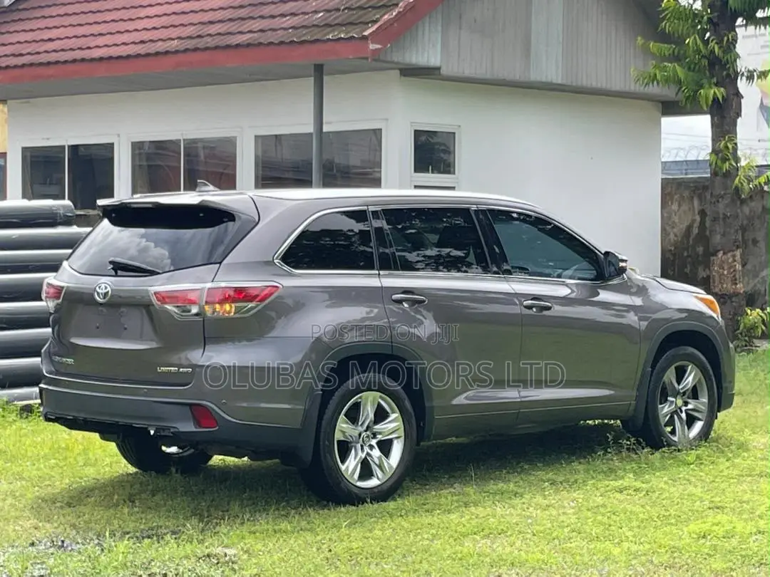 Toyota Highlander Limited V6 4x4 (3.5L 6cyl 6A) 2016 Gray