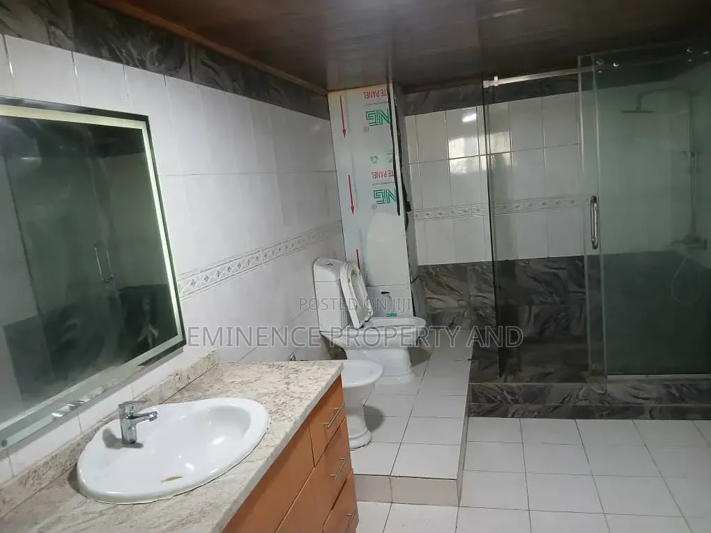 3bdrm Apartment in VGC / Ajah for rent
