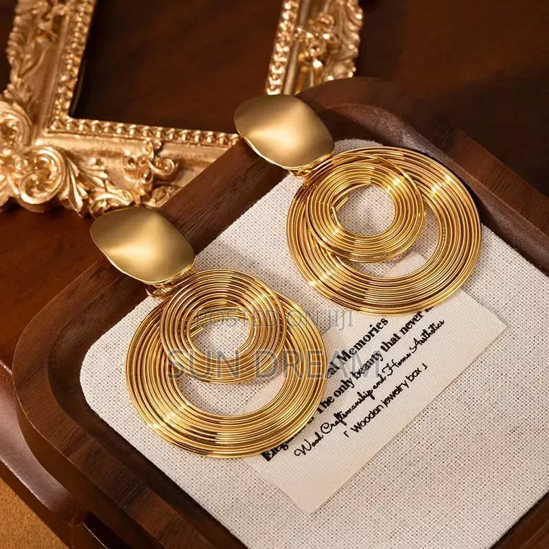 Woman Jewelrys Ladies Gift Golden Earrings