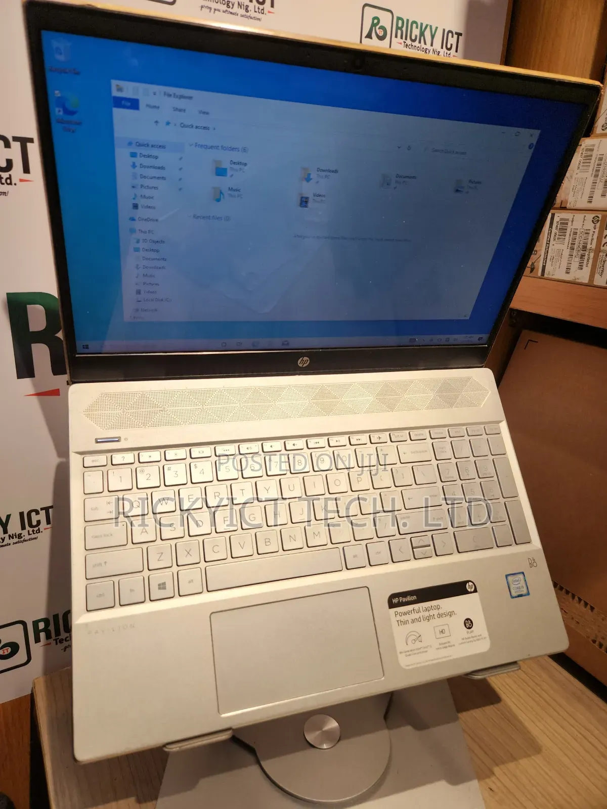 Laptop HP Pavilion 15-eh0050wm 8GB Intel Core i5 HDD 1T