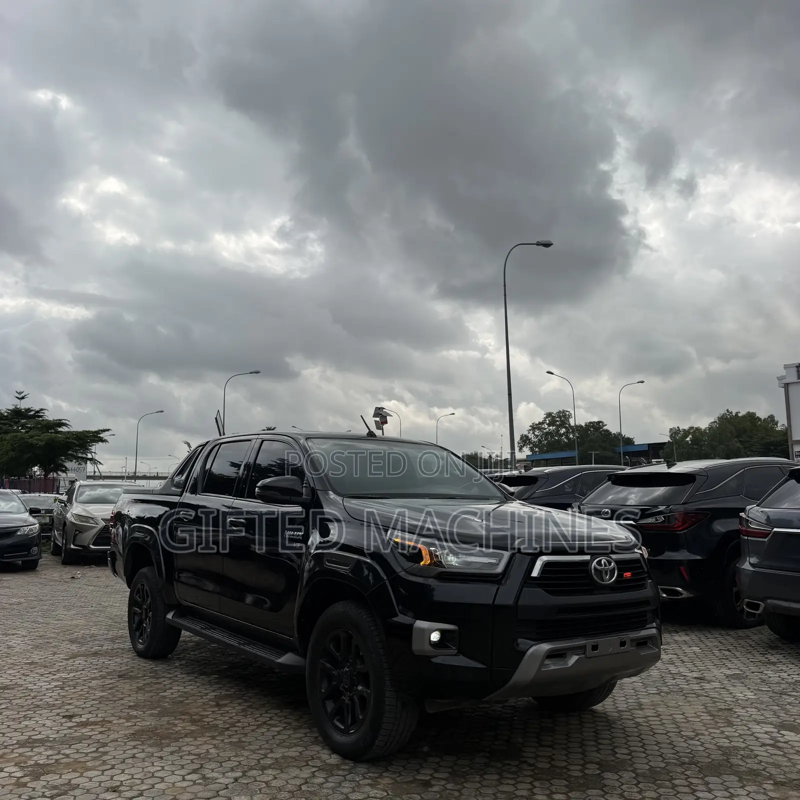 Toyota Hilux 2021 Black