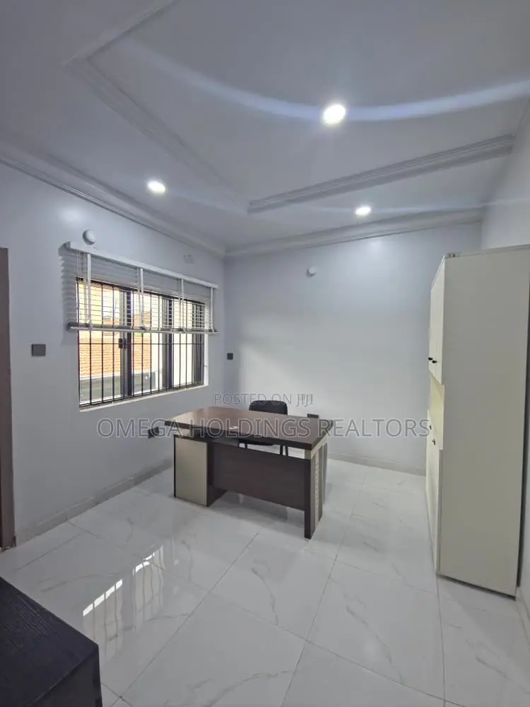 Furnished 3bdrm Block of Flats in New Bodija for rent