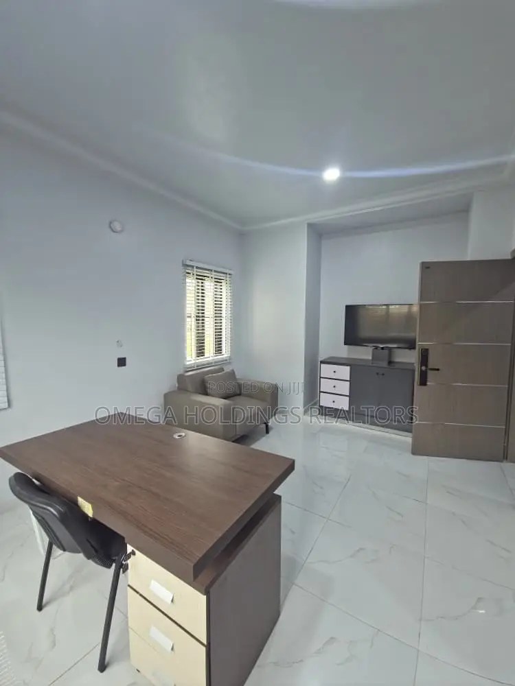 Furnished 3bdrm Block of Flats in New Bodija for rent