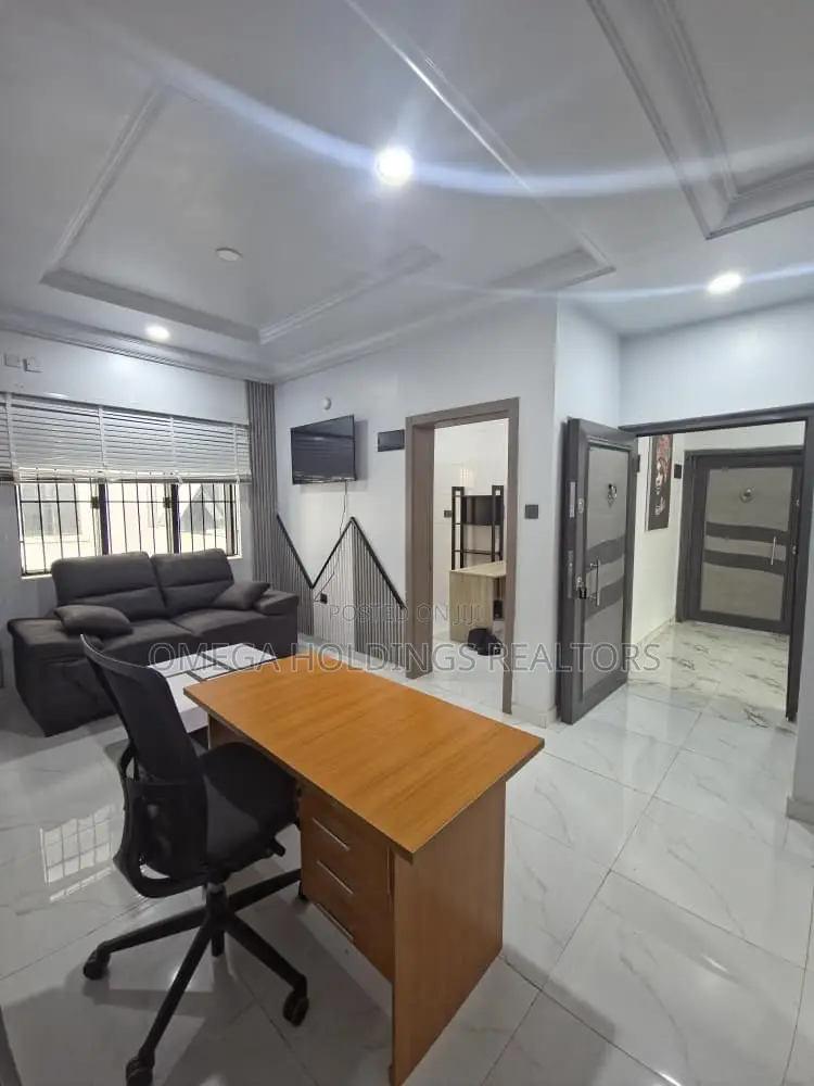 Furnished 3bdrm Block of Flats in New Bodija for rent