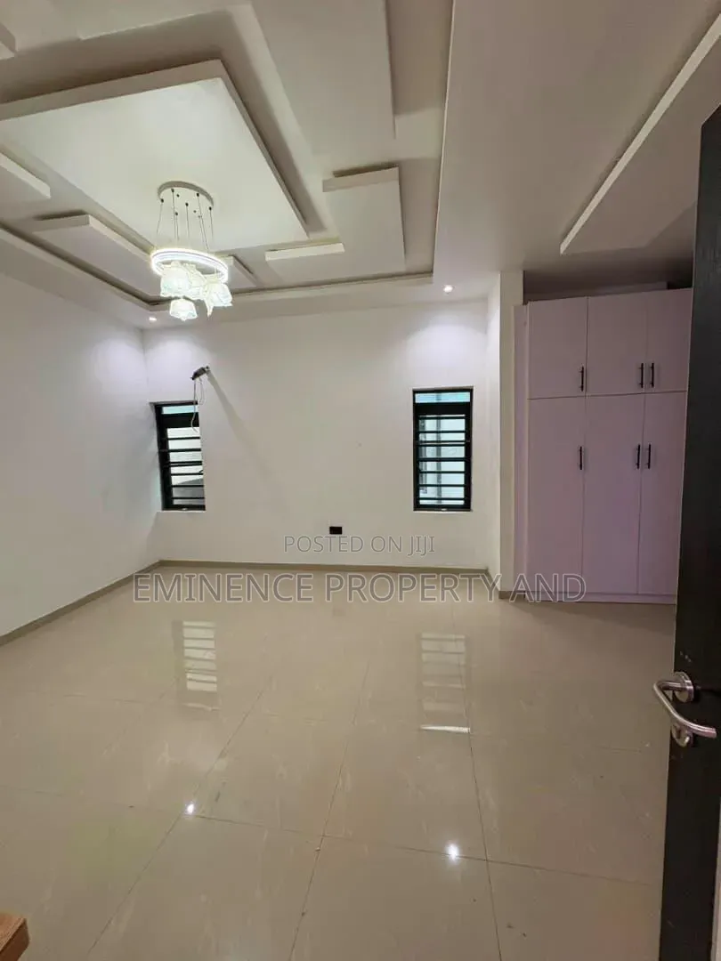 4bdrm Duplex in Lekki Expressway for rent