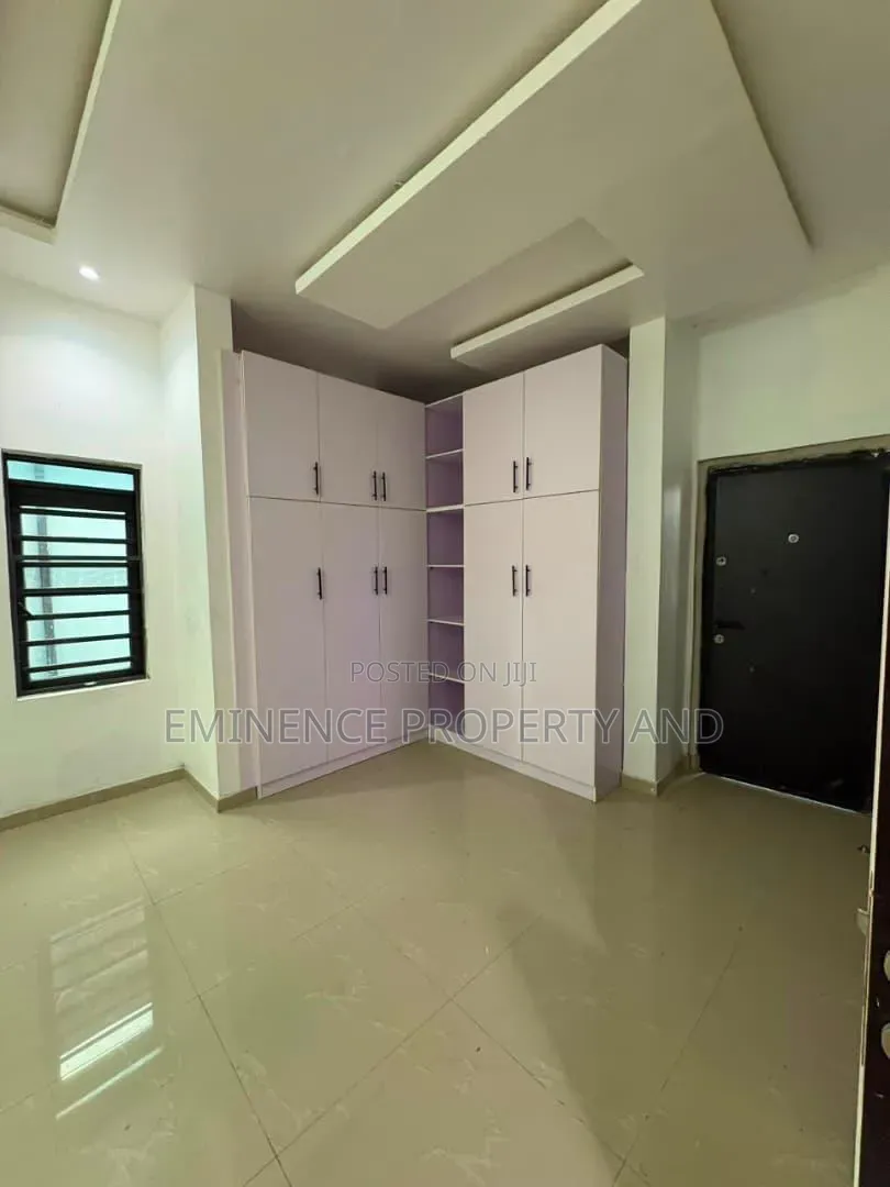 4bdrm Duplex in Lekki Expressway for rent