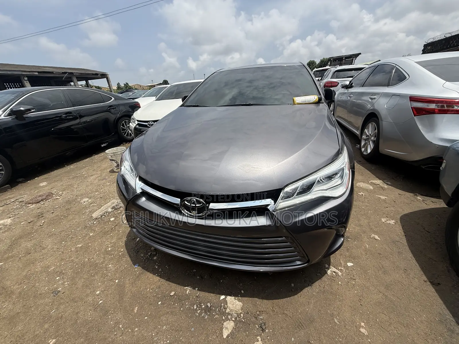 Toyota Camry XLE 4dr Sedan (2.5L 4cyl 6A) 2017 Gray