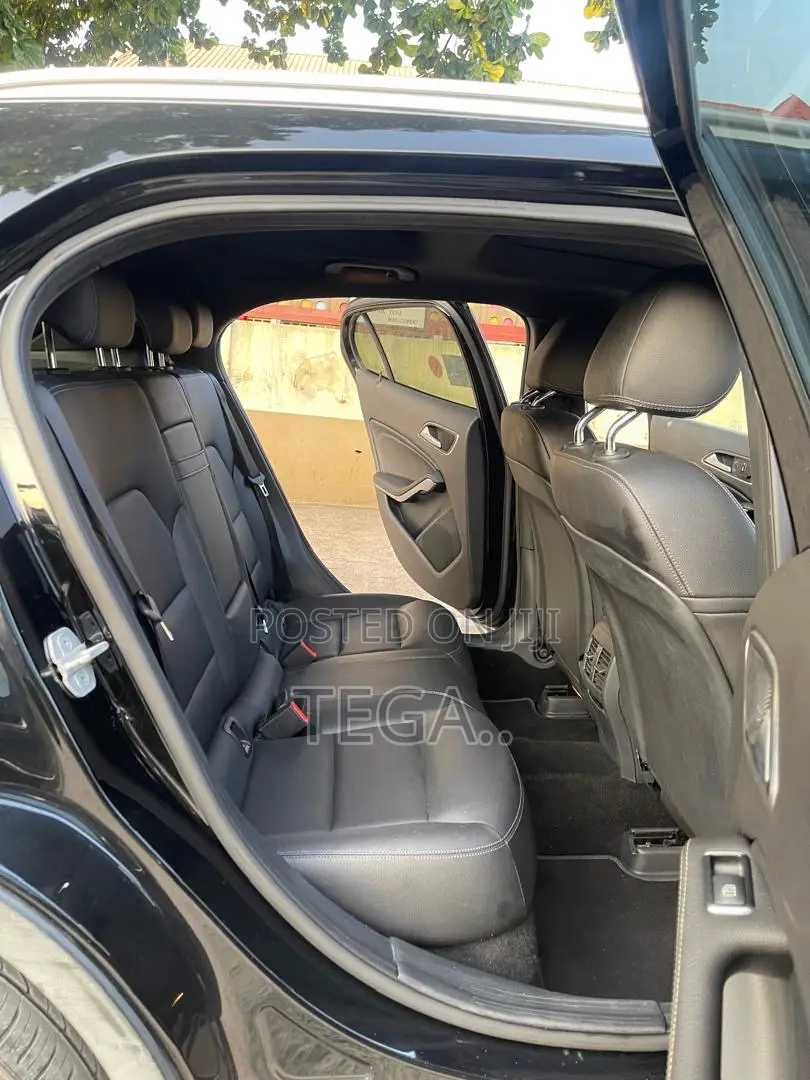 Mercedes-Benz GLA 250 2017 Black