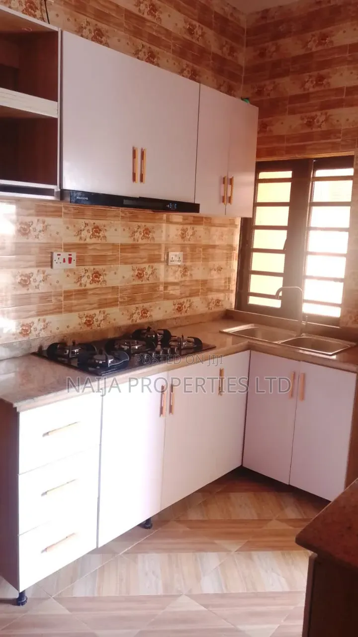 2bdrm Apartment in Ogunfayo, Awoyaya for rent
