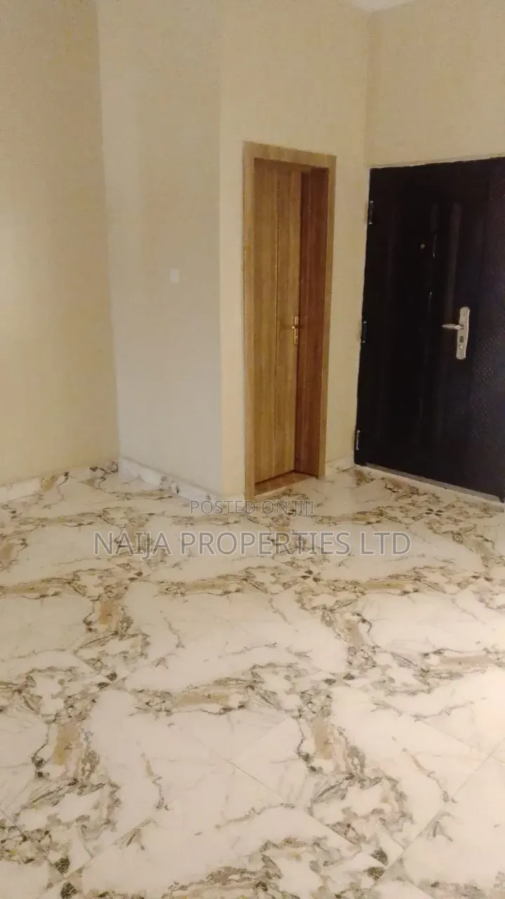 2bdrm Apartment in Ogunfayo, Awoyaya for rent