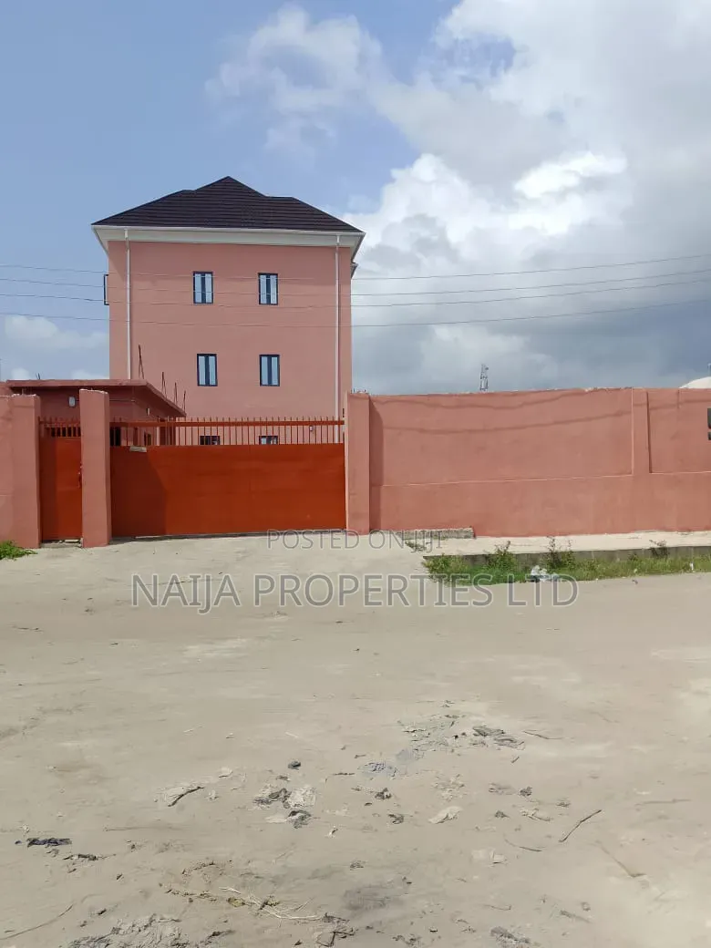 2bdrm Apartment in Ogunfayo, Awoyaya for rent
