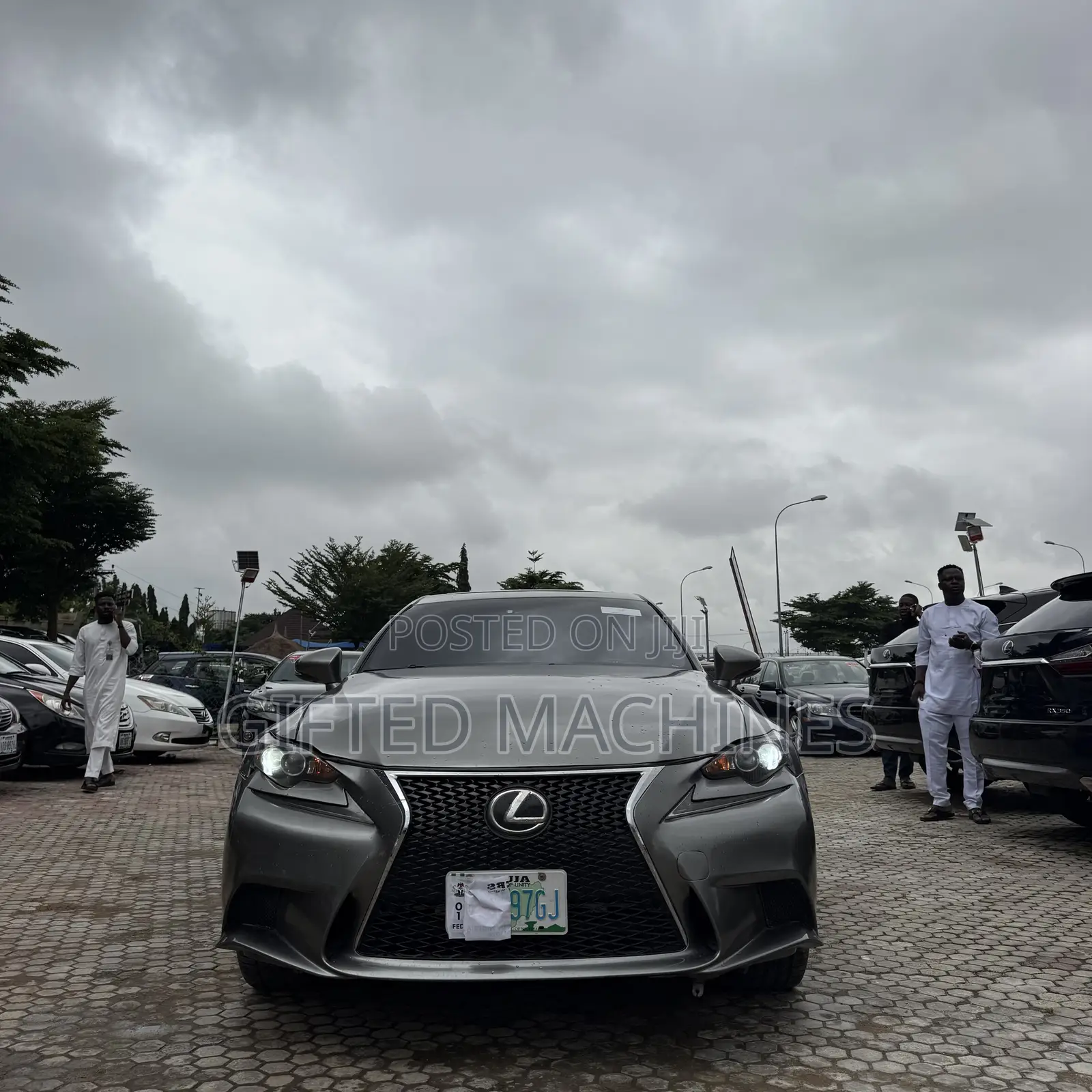 Lexus IS 2015 Gold